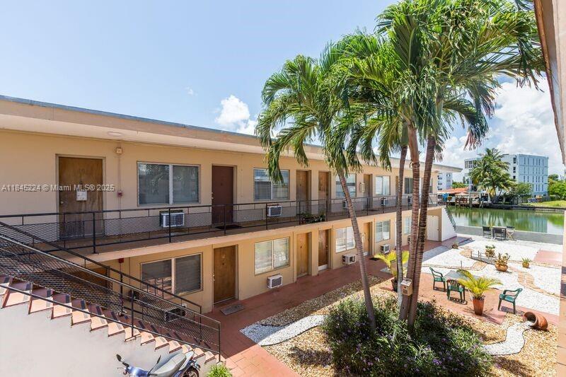 8220 Byron Ave, Miami Beach, Floride 33141, États-Unis