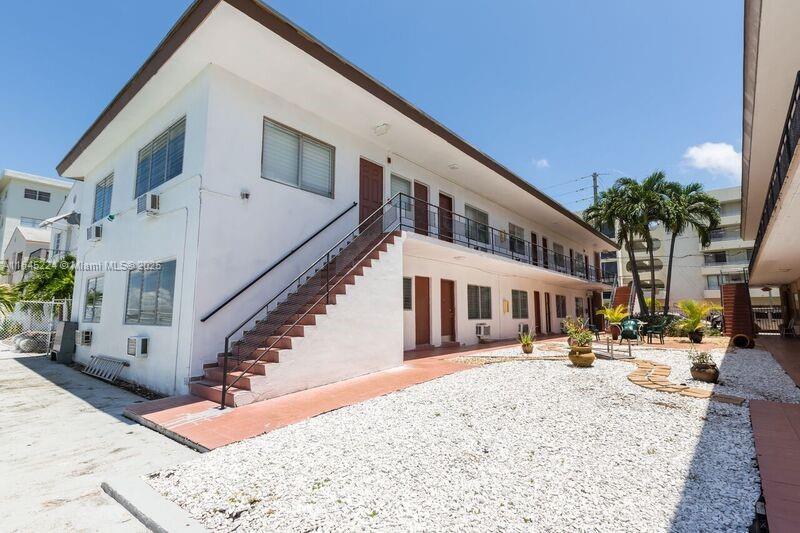 8220 Byron Ave, Miami Beach, Floride 33141, États-Unis