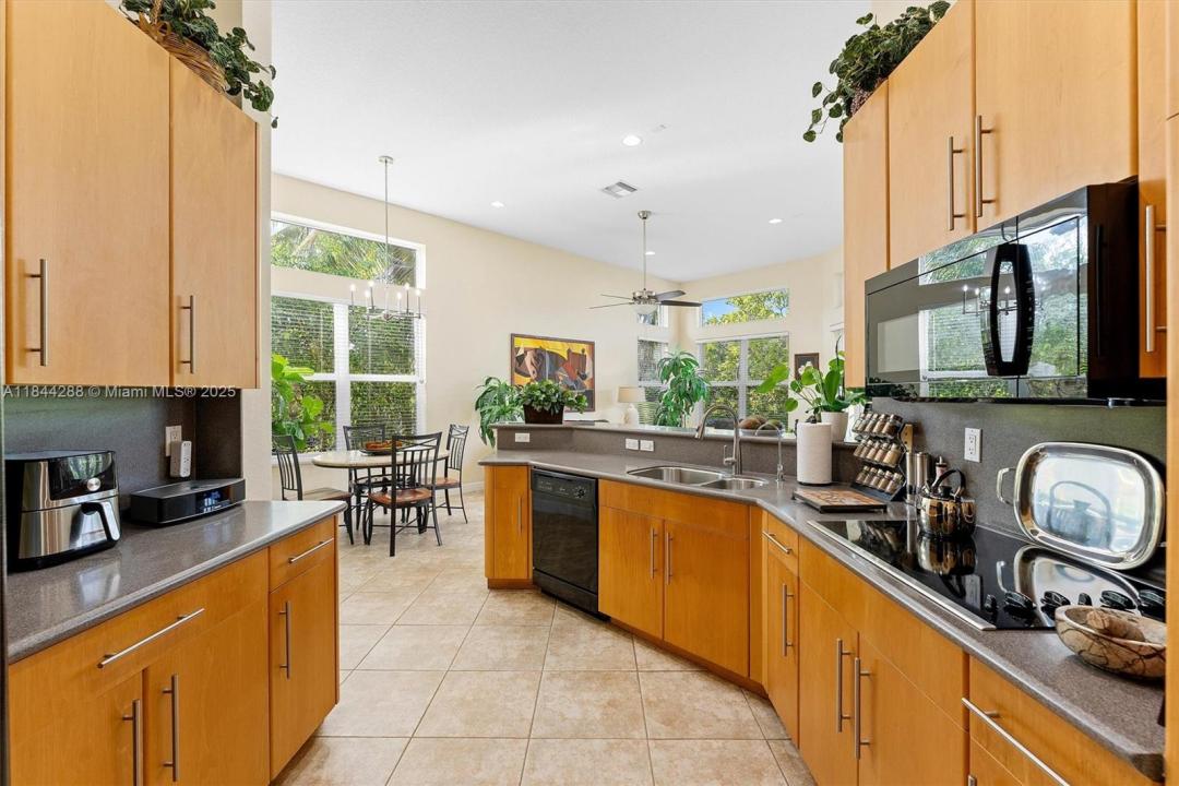 11425 NW 75th Mnr, Parkland, Floryda 33076, USA