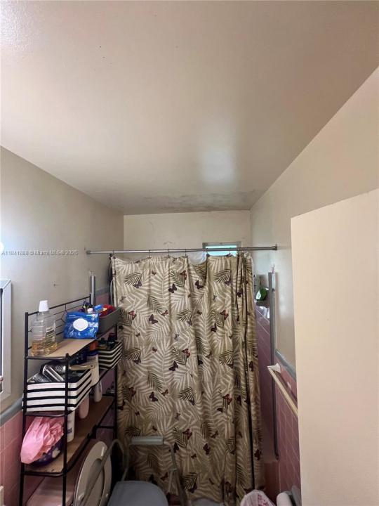 1121 NW 43rd St, Oakland Park, פלורידה 33309, ארצות הברית של אמריקה 