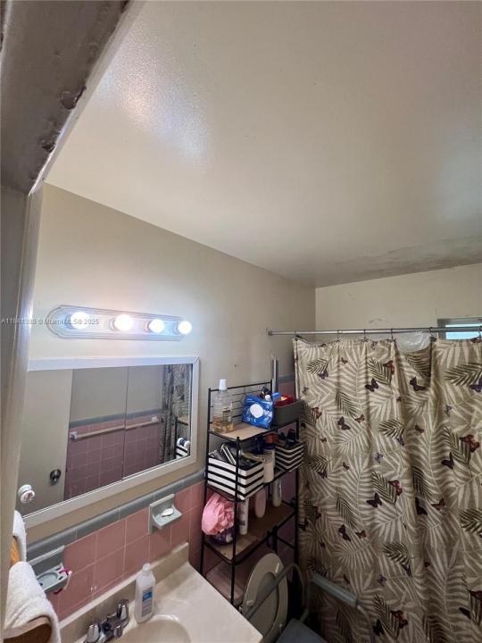 1121 NW 43rd St, Oakland Park, פלורידה 33309, ארצות הברית של אמריקה 