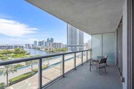 2602 E Hallandale Beach Blvd R906, Hallandale Beach, Florida 33009, USA