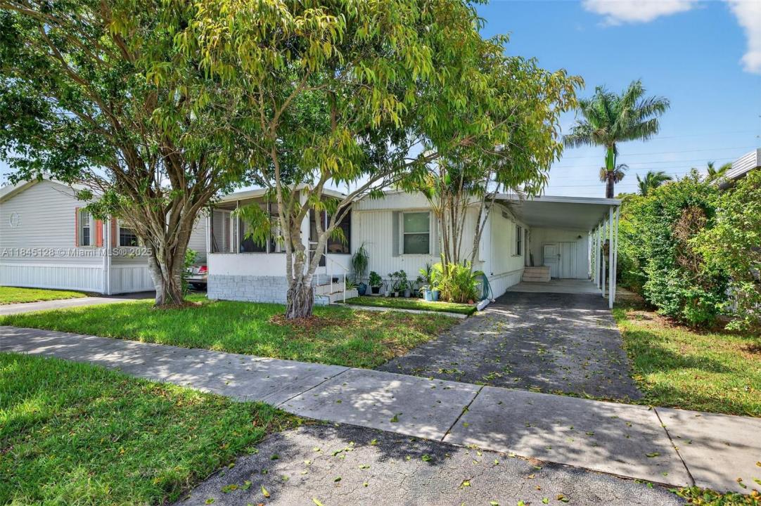 2430 SW 53rd St, Dania Beach, Florida 33312, Stati Uniti
