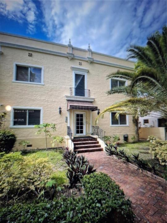 223 Calabria Ave 8, Coral Gables, Florida 33134, Estados Unidos