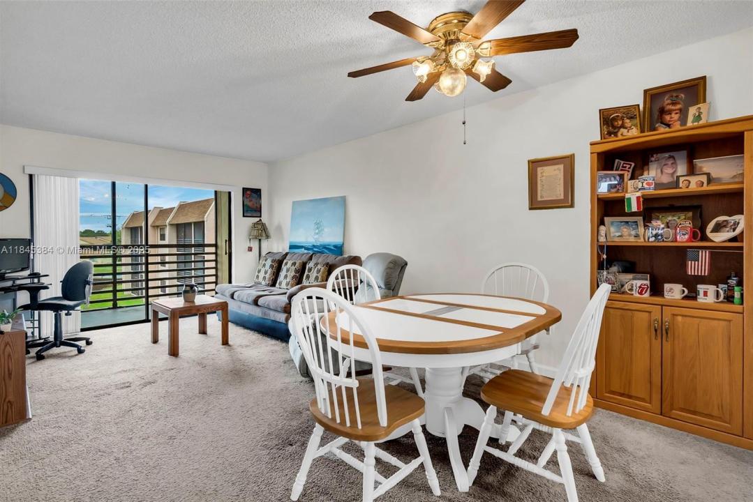 10466 Sunrise Lakes Blvd 305, Sunrise, Флорида 33322, Соединенные Штаты