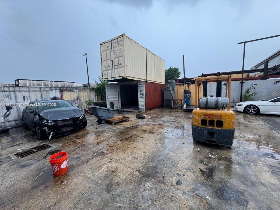 4315 E 11th Ave, Hialeah, 佛羅里達州 33013, 美國