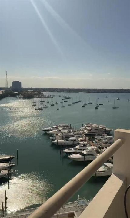 7904 West Dr 1008, North Bay Village, フロリダ 33141, アメリカ合衆国