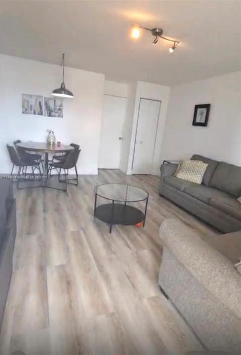 7904 West Dr 1008, North Bay Village, フロリダ 33141, アメリカ合衆国