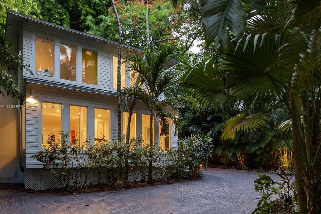 4286 S Douglas Rd, Miami, Florida 33133