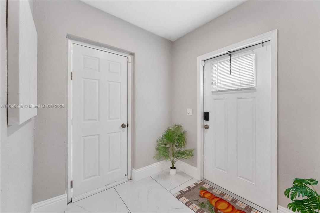 2227 Cody St, Hollywood, Florida 33020, Estados Unidos