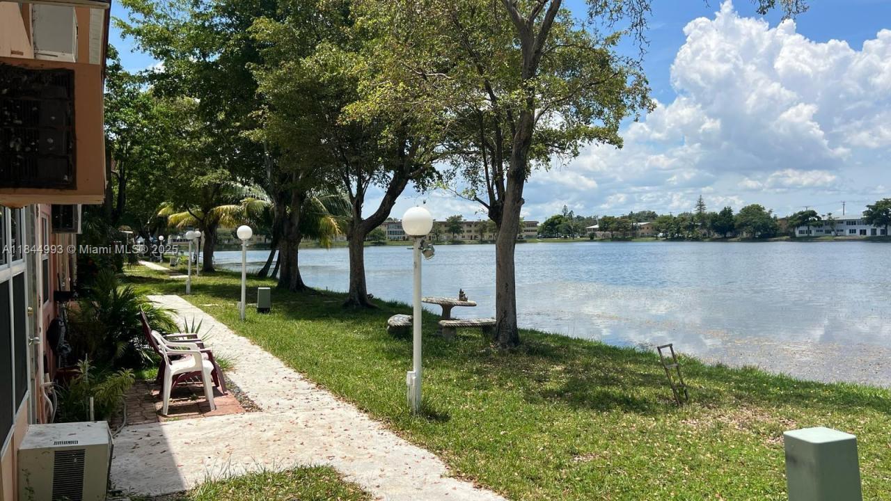 19080 NE 3rd Ct 307, Miami, Floride 33179, États-Unis