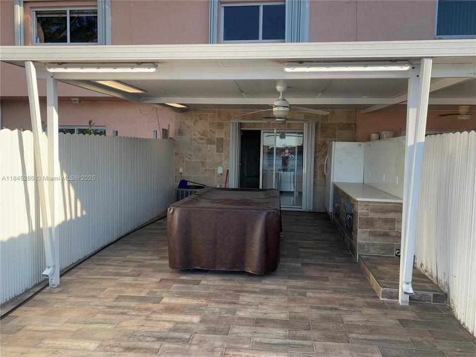 9837 W Okeechobee Rd 805, Hialeah Gardens, 佛羅里達州 33016, 美國