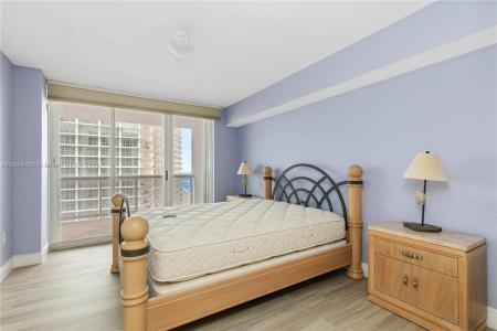Sunny Isles Beach, Florida 33160, USA