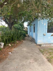 2281 NW 153rd St, Miami Gardens, Florida 33054, USA