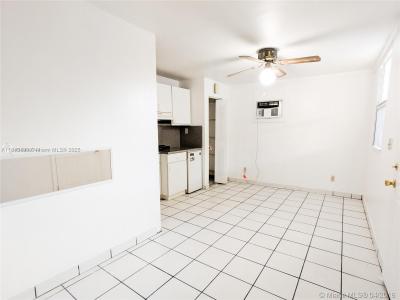 2433 SW 11th St B, Miami, Florida 33135, USA