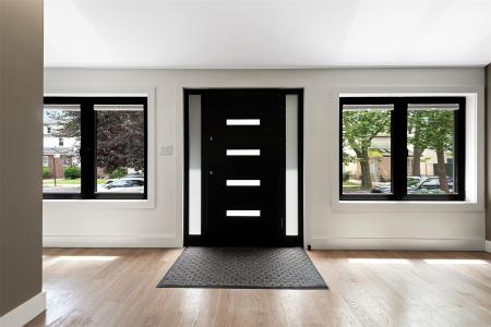 71-31 Loubet Street, نيويورك, نيويورك 11375, الولايات المتحدة