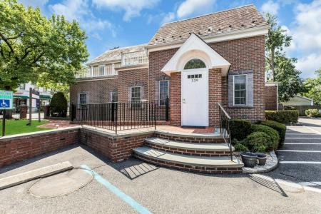 135 Plandome Road, North Hempstead, New York 11030, USA