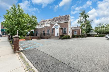 135 Plandome Road, North Hempstead, Nova Iorque 11030, Estados Unidos