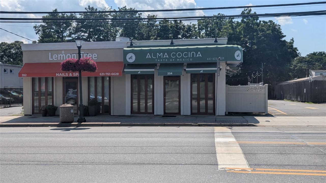 352-354 Larkfield Road, Huntington, Nova Iorque 11731, Estados Unidos