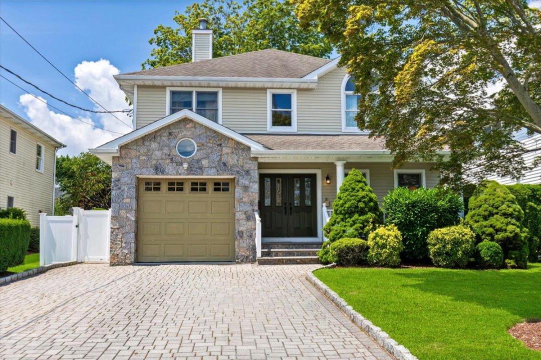 2 Ridge Street, Eastchester, New York 10709