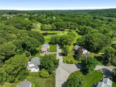 24 Kirkbrae Drive, Lincoln, RI 02865, USA