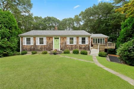 9 Lofty Heights Road, Westerly, RI 02891, USA