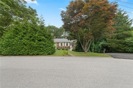 9 Lofty Heights Road, Westerly, RI 02891, USA