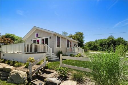 17 Goose Island Road, Narragansett, RI 02882, USA
