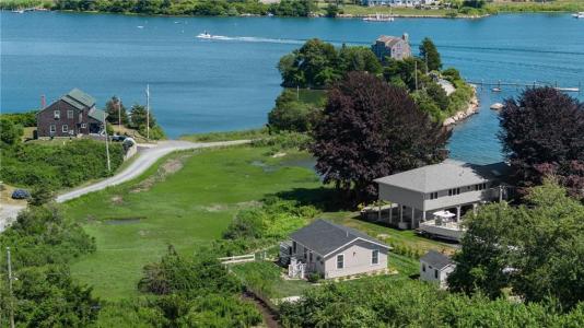 17 Goose Island Road, Narragansett, RI 02882, USA