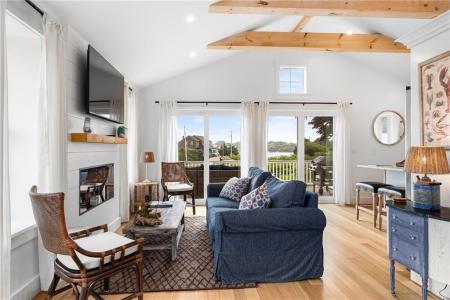 17 Goose Island Road, Narragansett, Rhode Island 02882, USA