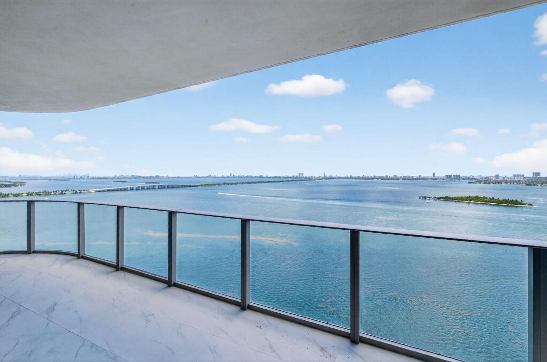 700 NE 24th Street 2201, Aria Reserve Miami, Miami, Florida 33131, Estados Unidos