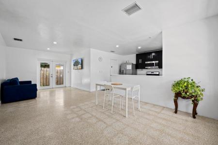 309 SW 7 Street, Hallandale Beach, Florida 33009