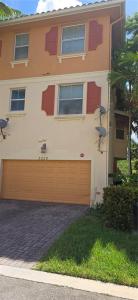 3920 Laurel Ln, Coconut Creek, Florida 33073