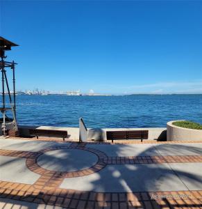 540 Brickell Key Dr 307, Miami, Florida 33131, USA