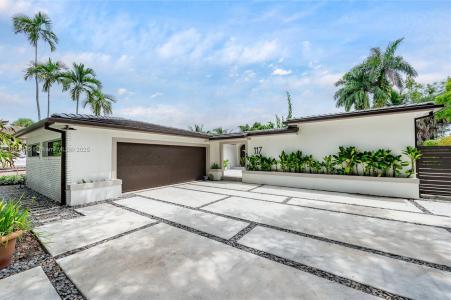 117 S Royal Poinciana Blvd, Miami Springs, Floride 33166, États-Unis