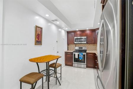 3801 S Ocean Dr 15C, Hollywood, Florida 33019, USA