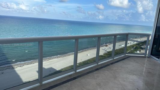 4775 Collins Ave 2002, Miami Beach, Florida 33140, USA