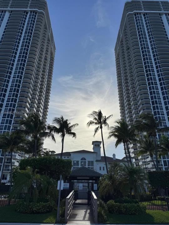 4775 Collins Ave 2002, Miami Beach, Florida 33140, HOA KỲ