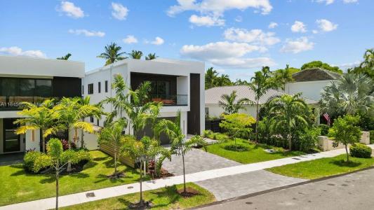 618 NE 17th Way, Fort Lauderdale, Florida 33304, USA