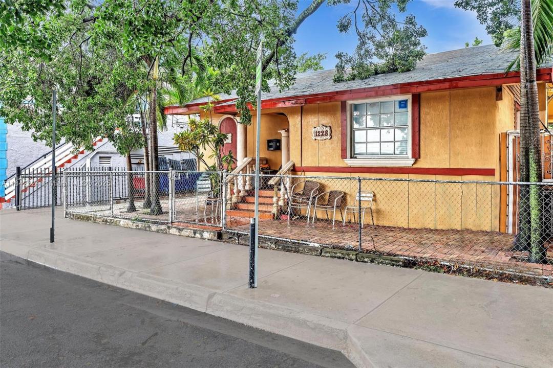 1228-1234-1250 SW 2nd St, Miami, Florida 33135