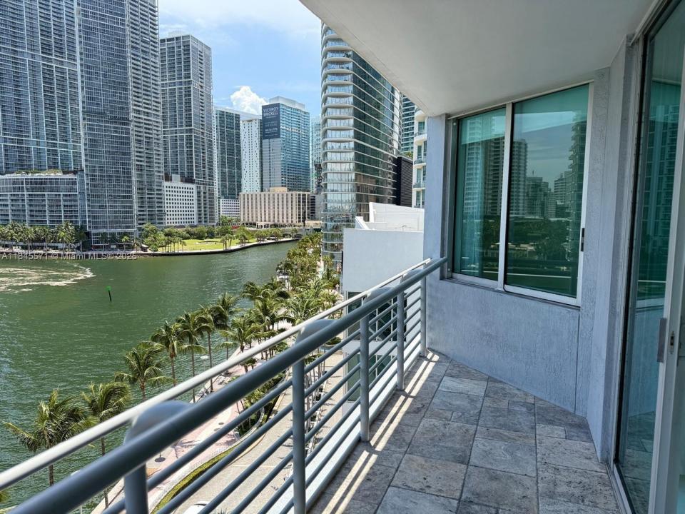 325 S Biscayne Blvd 819, Miami, Florida 33131, Stati Uniti