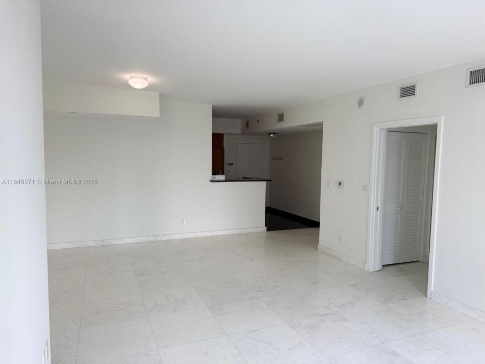 325 S Biscayne Blvd 819, Miami, Florida 33131, Stati Uniti
