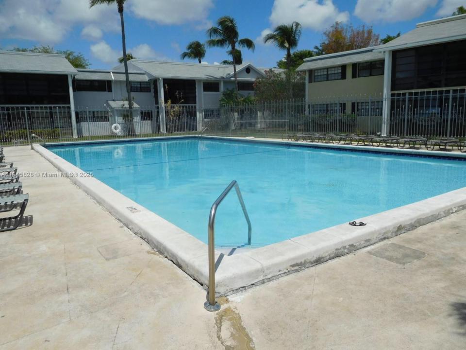 815 NE 199th St 202, Miami, Florida 33179, Stati Uniti