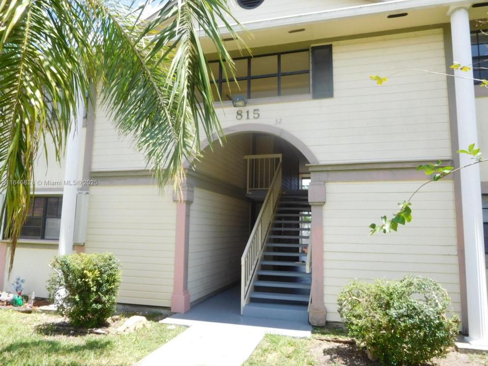 815 NE 199th St 202, Miami, Florida 33179, Stati Uniti