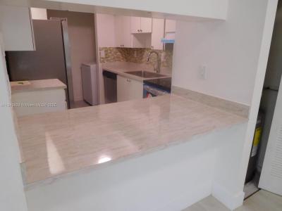 815 NE 199th St 202, Miami, Florida 33179, USA