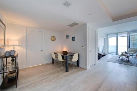 121 NE 34th St 806, Miami, Florida 33137, USA