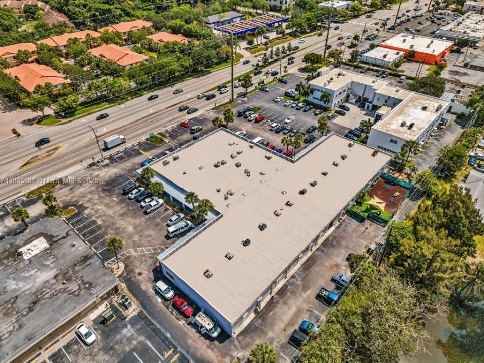 2450 W Oakland Park Blvd, Oakland Park, Florida 33311, Estados Unidos