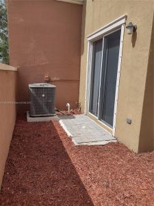 654 SW 106th Ave 1502, Pembroke Pines, Florida 33025, USA