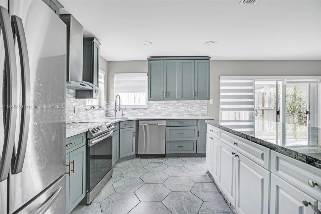 5498 NW 45th Way, Coconut Creek, Florida 33073, USA