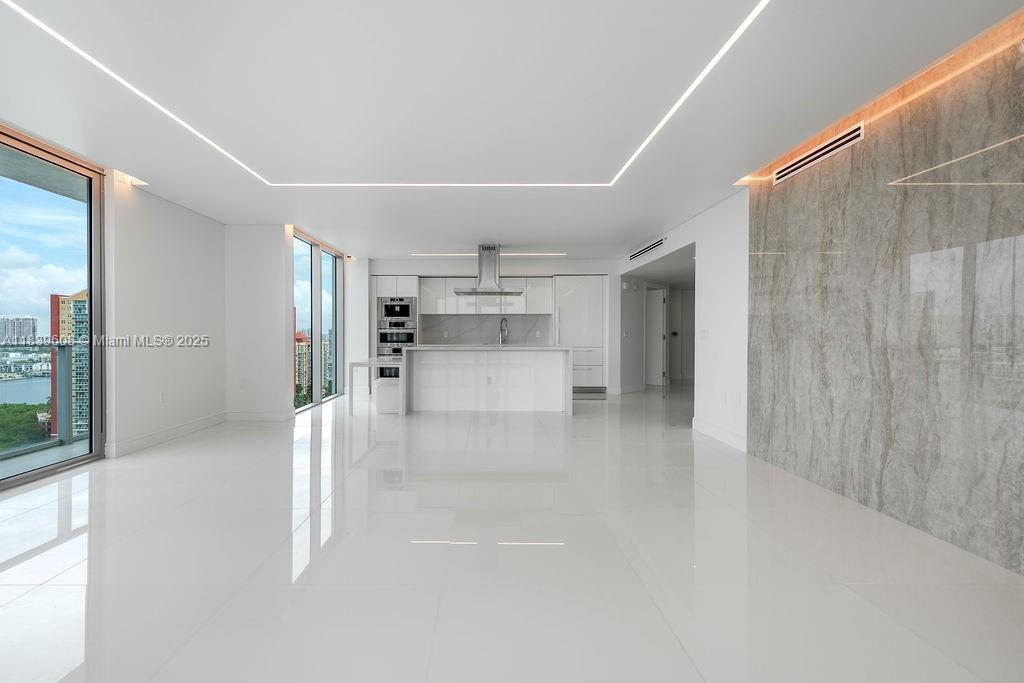 300 Sunny Isles Blvd 4-1808, Sunny Isles Beach, فلوريدا 33160, الولايات المتحدة